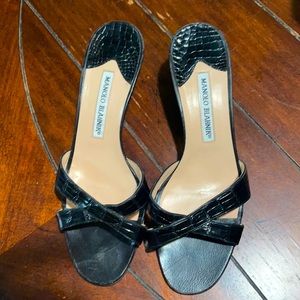 Manola Blahnik CALLAMU black snake kitten heel